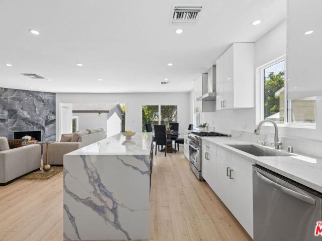 House for sale in Van Nuys Neighborhood Council District, Canoga Park