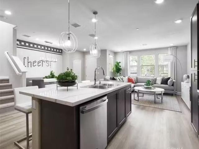 Condo for rent in Fontana