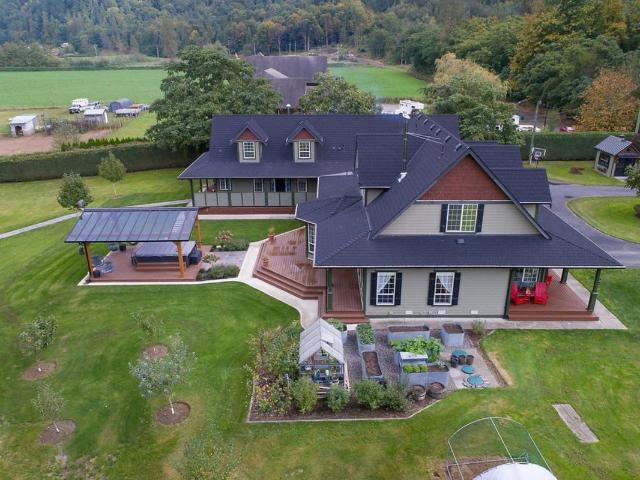 House for sale in Canyon, British Columbia