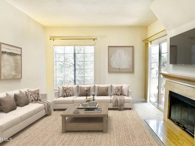 Townhouse for sale in Oak Park, California