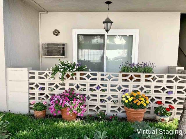 Apartment for rent in Canoga Park, California