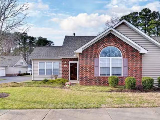 Condo for rent in Yorktown