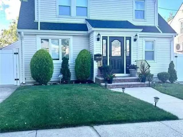 Condo for rent in Bayside, Queens
