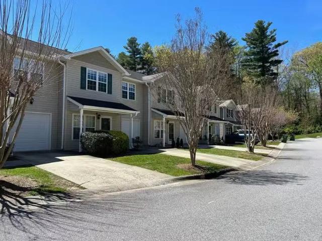 Condo for rent in Hendersonville