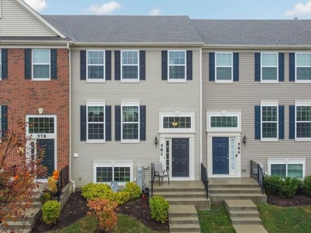 Townhouse for sale in Grayslake, Illinois