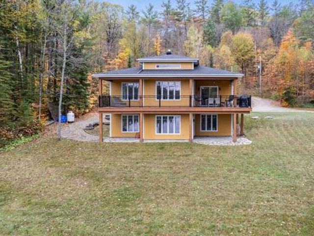 House for sale in Les Collines-de-l'outaouais, Quebec