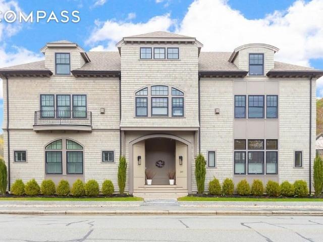 Townhouse for sale in Beverly Townhouse for sale in Beverly