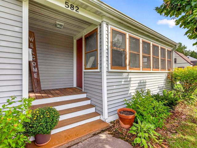 House for sale in Neenah, Winnebago County