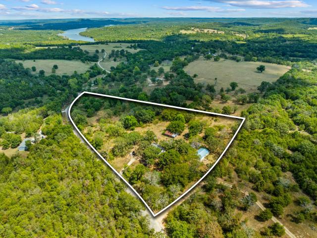 House for sale in Stone, Missouri