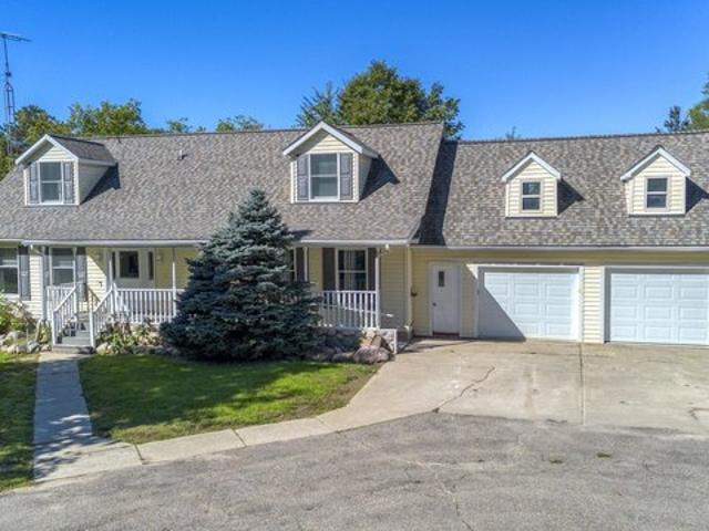 House for sale in Almont, Lapeer County