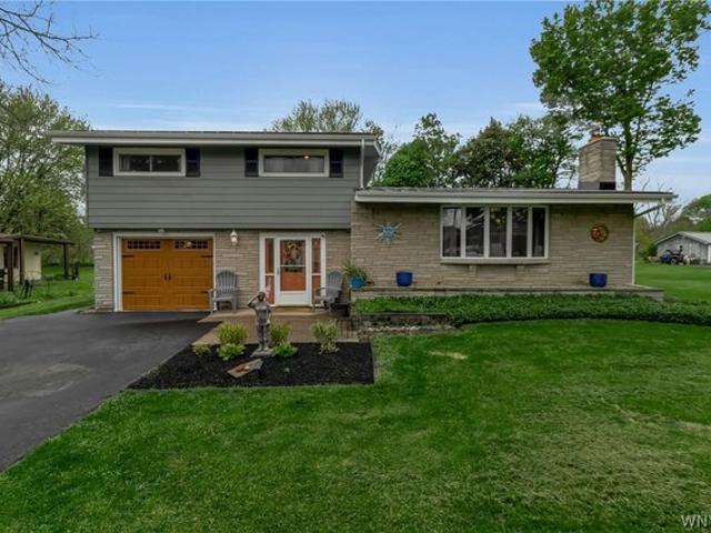 House for sale in Niagara, New York