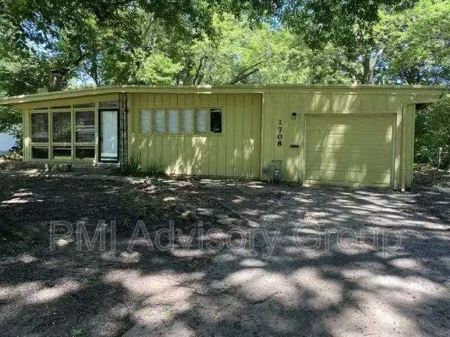 House for rent in Shawnee Mission
