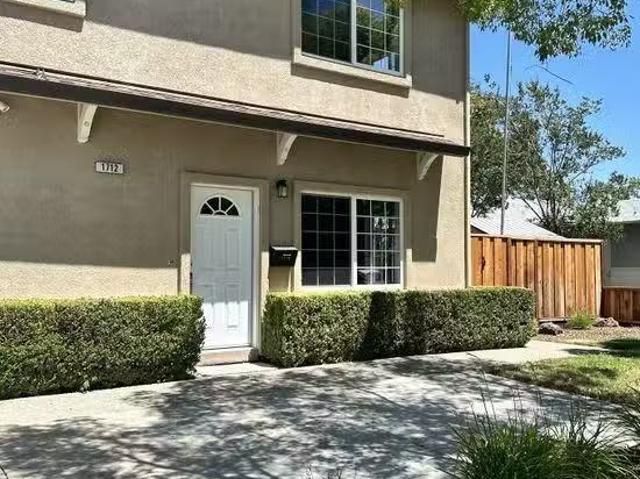 Condo for rent in Hayward
