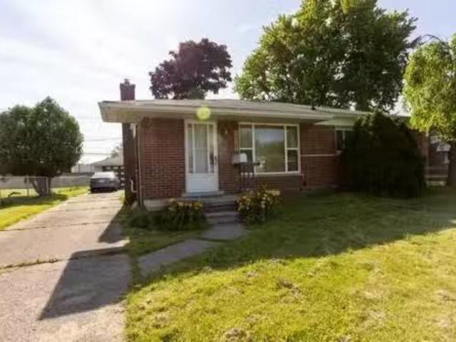 Condo for rent in Warren