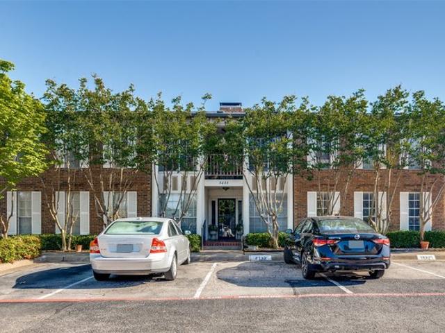 Condo for sale in Dallas, Texas