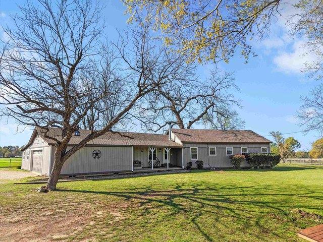 House for sale in Gilchrist, Texas