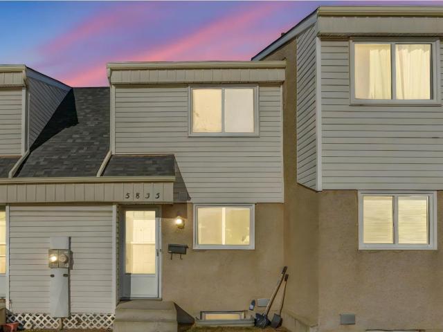 Townhouse for sale in Wedgewood, Alberta