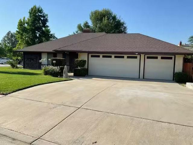 House for rent in Ontario