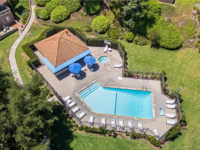 Townhouse for sale in Oak Park, California
