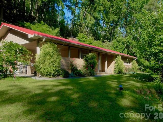 House for sale in Spruce Pine, North Carolina