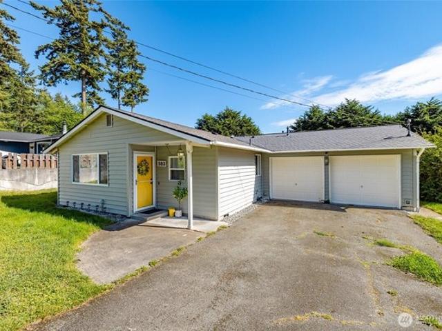 House for sale in Oak Harbor, Washington