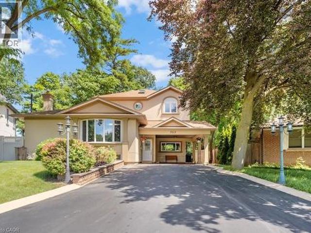 House for sale in Oakville, Ontario