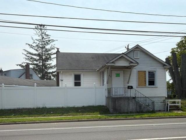 House for sale in Babylon, New York