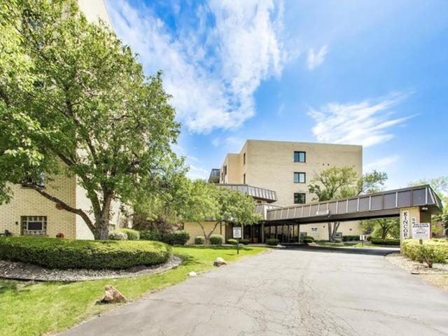 Condo for sale in Oak Lawn, Illinois