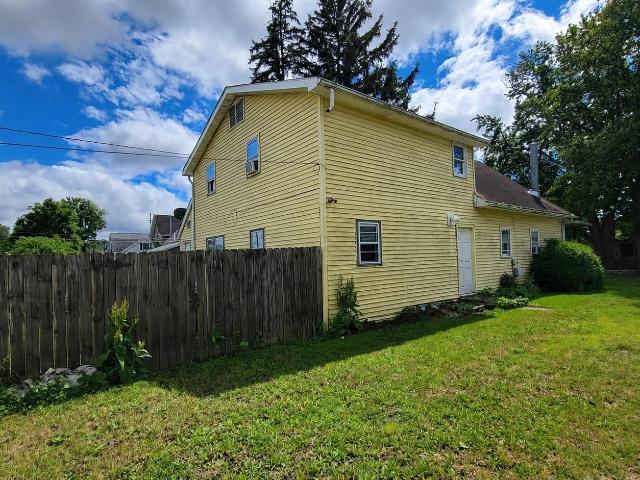 House for sale in Uniondale, Indiana