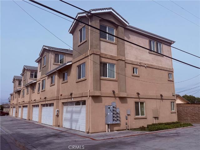 Townhouse for sale in Bell Gardens, California