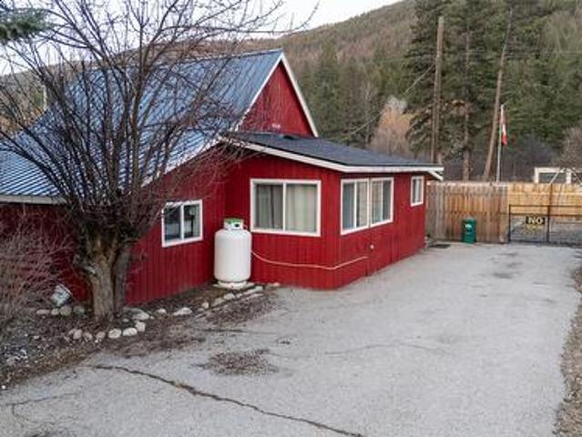 House for sale in Beaverdell, British Columbia