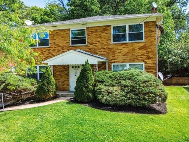 House for sale in Roselawn, Ohio