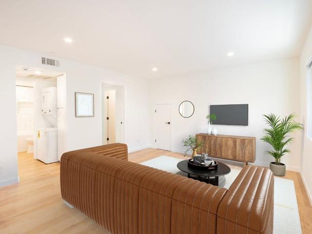 Apartment for rent in Canoga Park, California