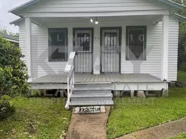 House for rent in Lafayette