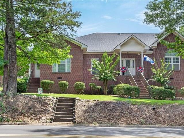 Townhouse for sale in Auburn, Alabama