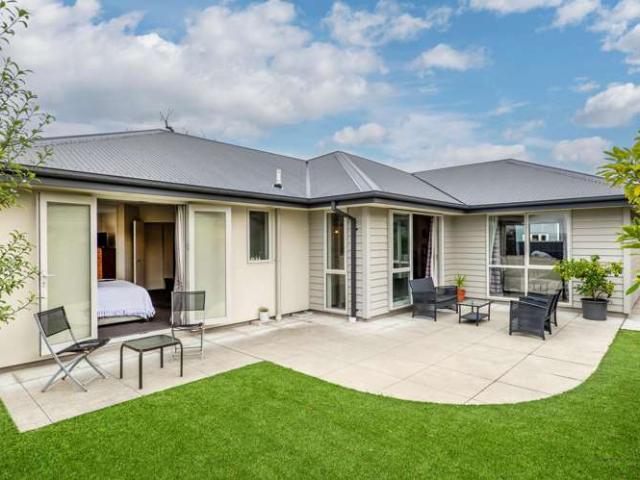 House for sale in Saint Albans, Canterbury