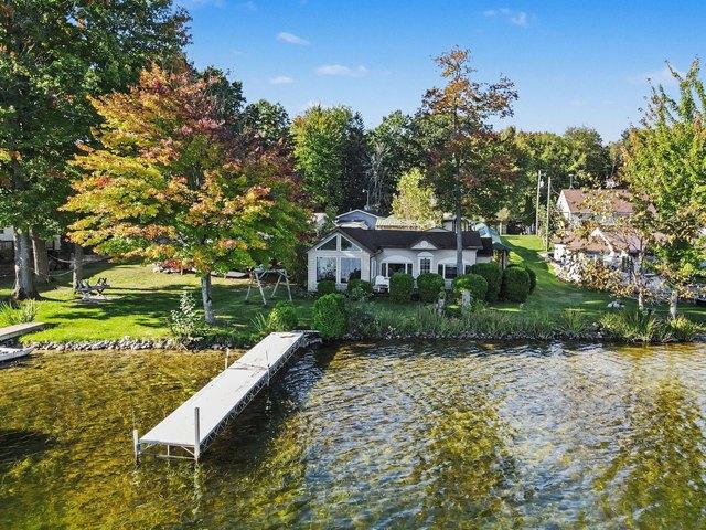 House for sale in Six Lakes, Belvidere Township