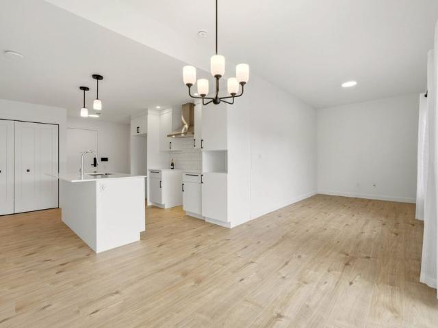 Apartment for rent in Saint-Élie-D'Orford, Sherbrooke