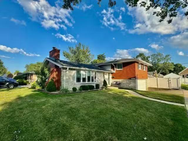 House for rent in Oak Lawn