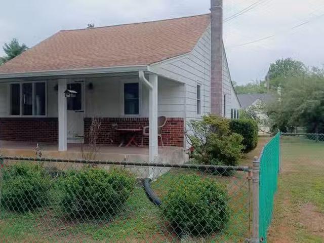 House for rent in Levittown