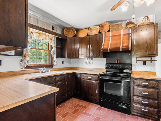 House for sale in Roselawn, Ohio