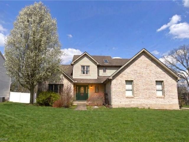 House for sale in Hubbard, Ohio