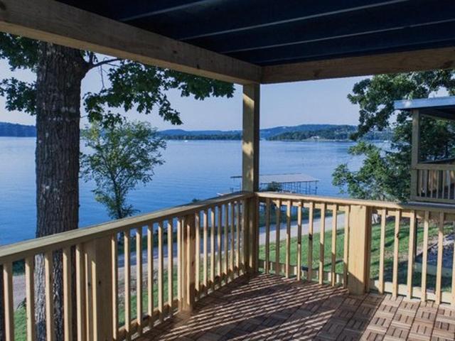 House for sale in Stone, Missouri