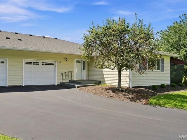 Condo for sale in Clarence, New York