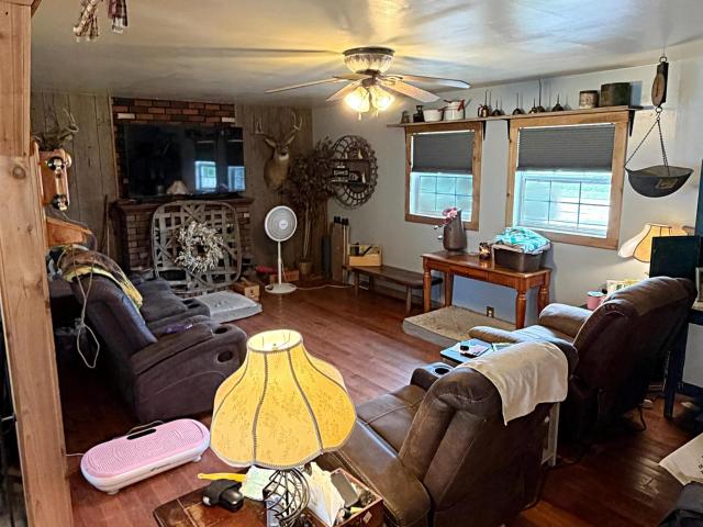 House for sale in Oaktown, Indiana