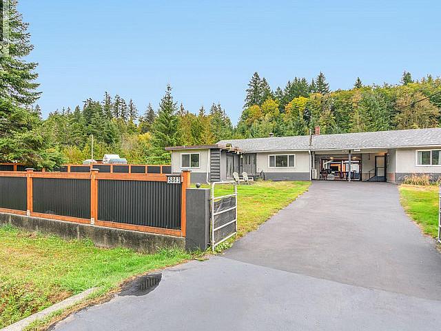House for sale in Clayoquot, British Columbia