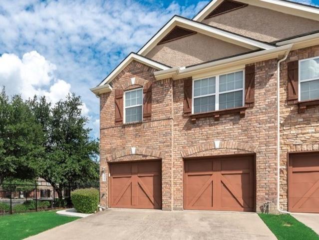 Townhouse for sale in Denton, Texas
