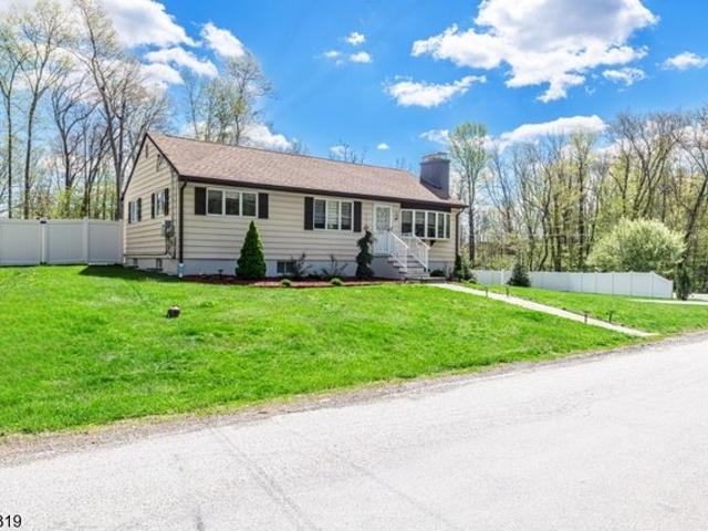 House for sale in Hampton, New Jersey