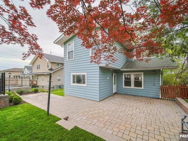 House for sale in Ridgefield, New Jersey
