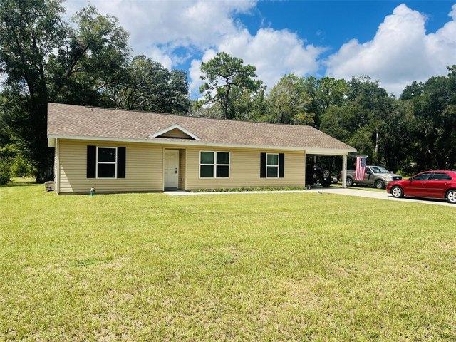 House for sale in Ocklawaha, Florida